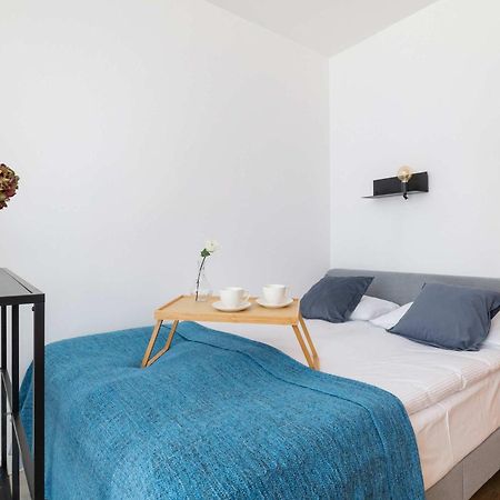 Colorful Studio Near The Spodek Arena In Katowice By Noclegi Renters Ngoại thất bức ảnh